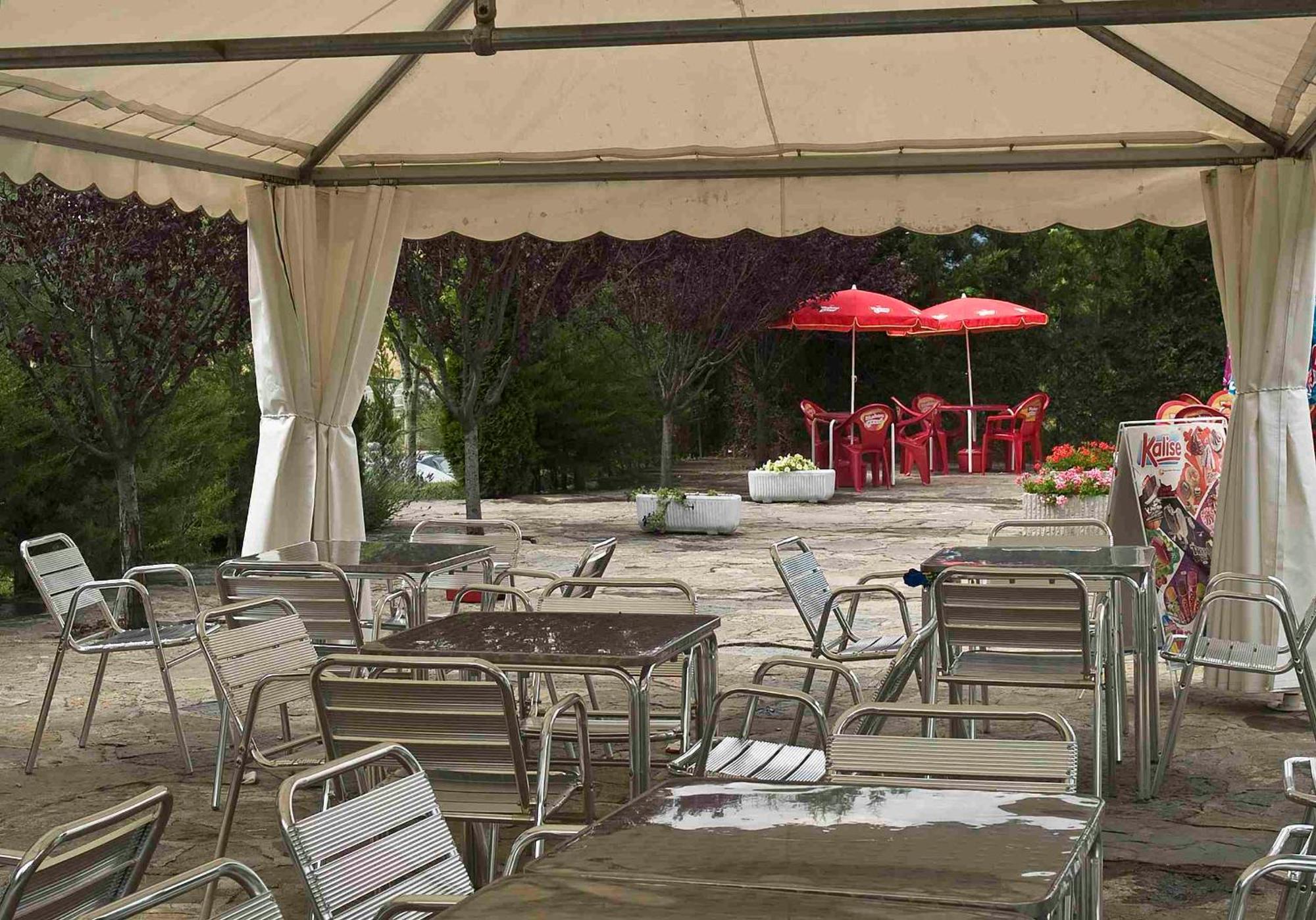 Camping Valle De Tena Sabinanigo Exterior foto