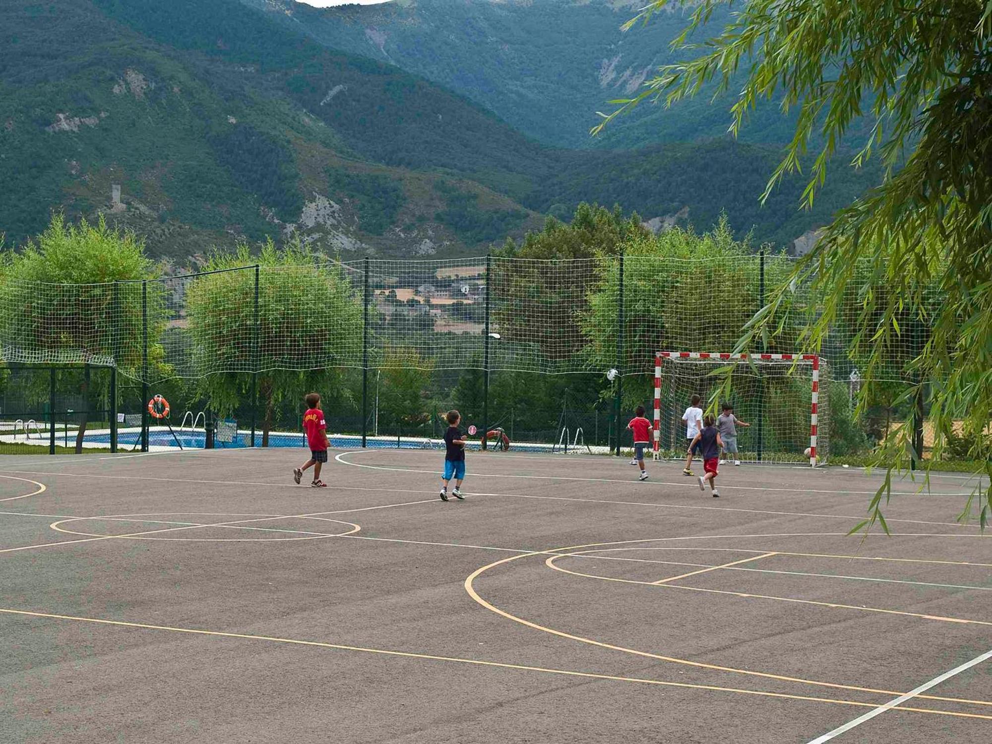 Camping Valle De Tena Sabinanigo Exterior foto